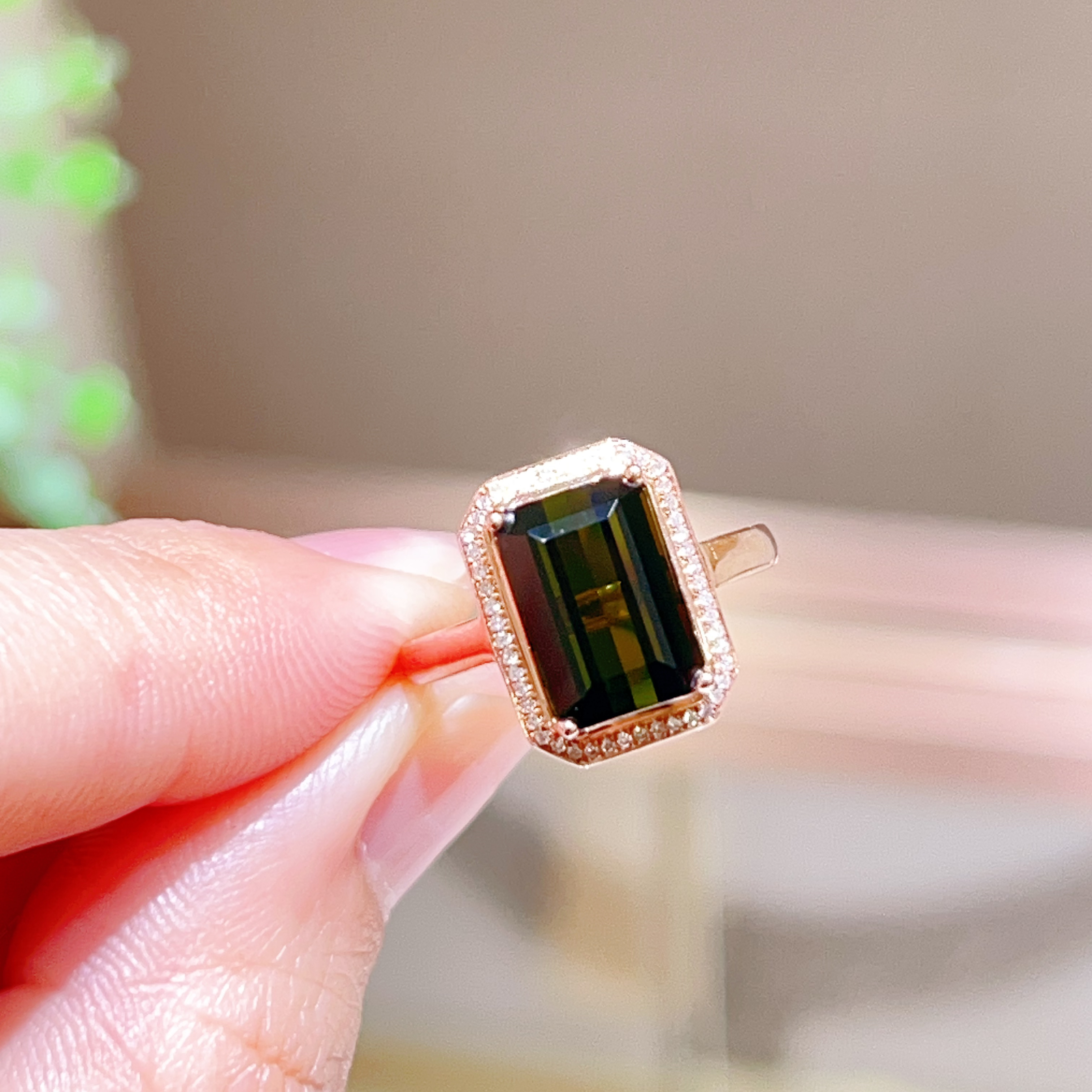 4.12ct 18k玫瑰金镶嵌碧玺戒指 墨绿深色