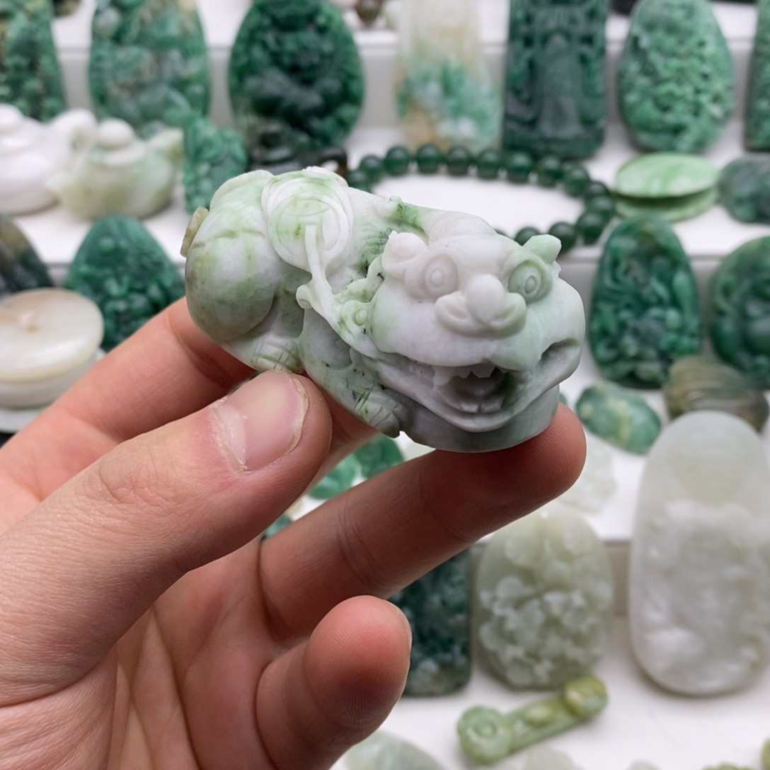 独山玉颈饰未镶嵌