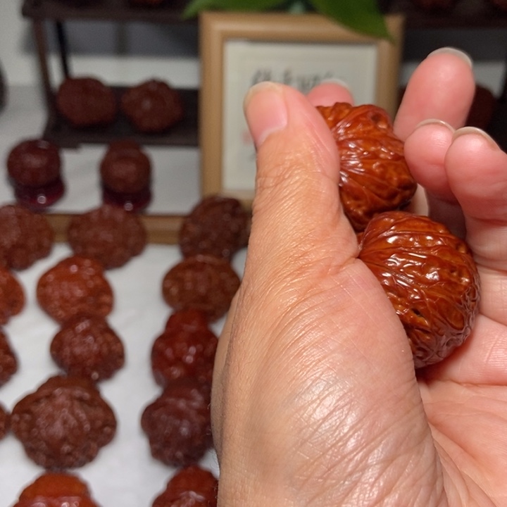 小***～文玩核桃吊坠铁锤