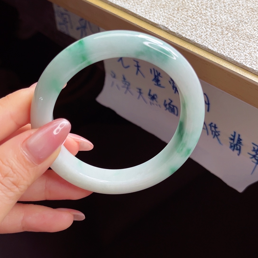 翡翠未镶嵌手镯手镯