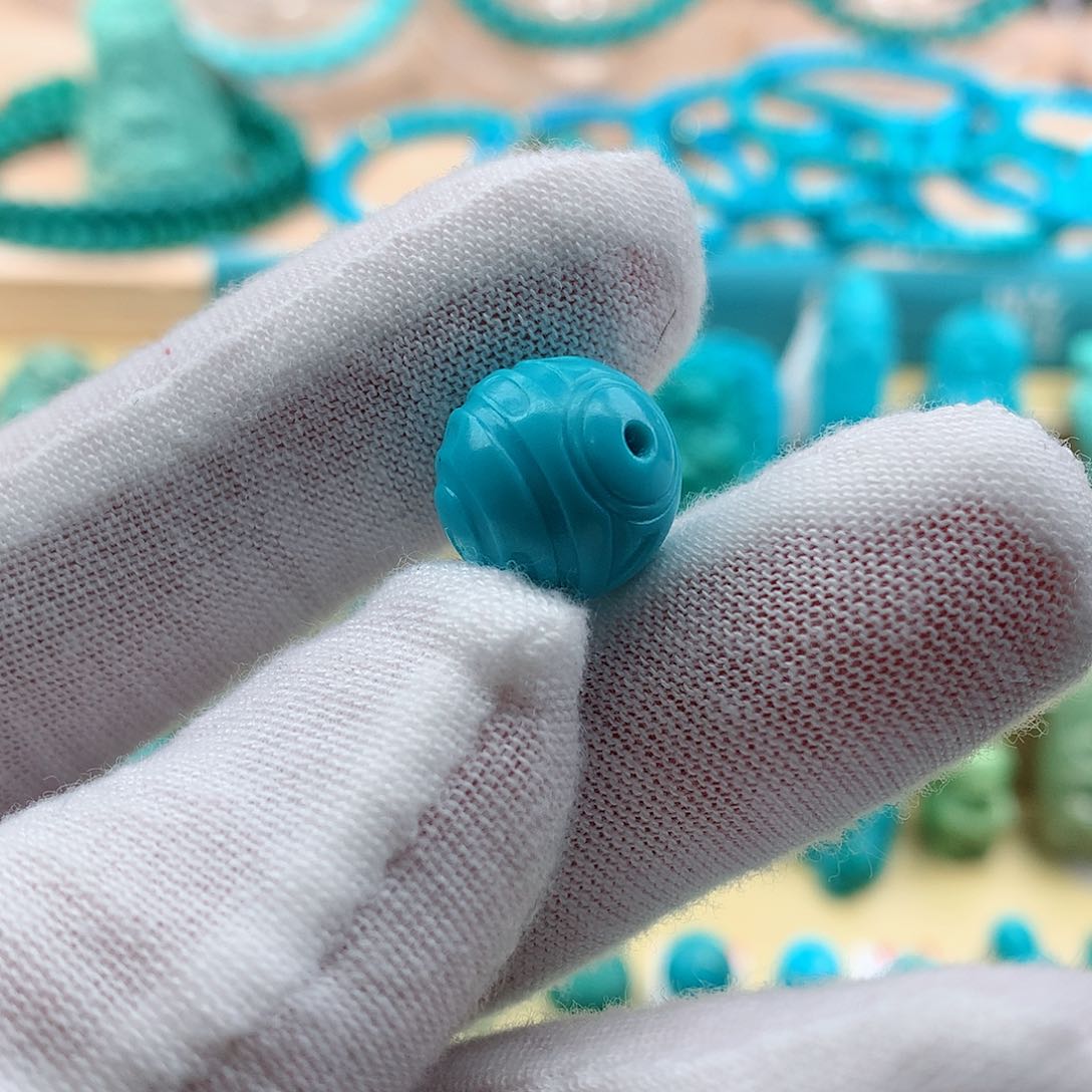 绿松石颈饰未镶嵌