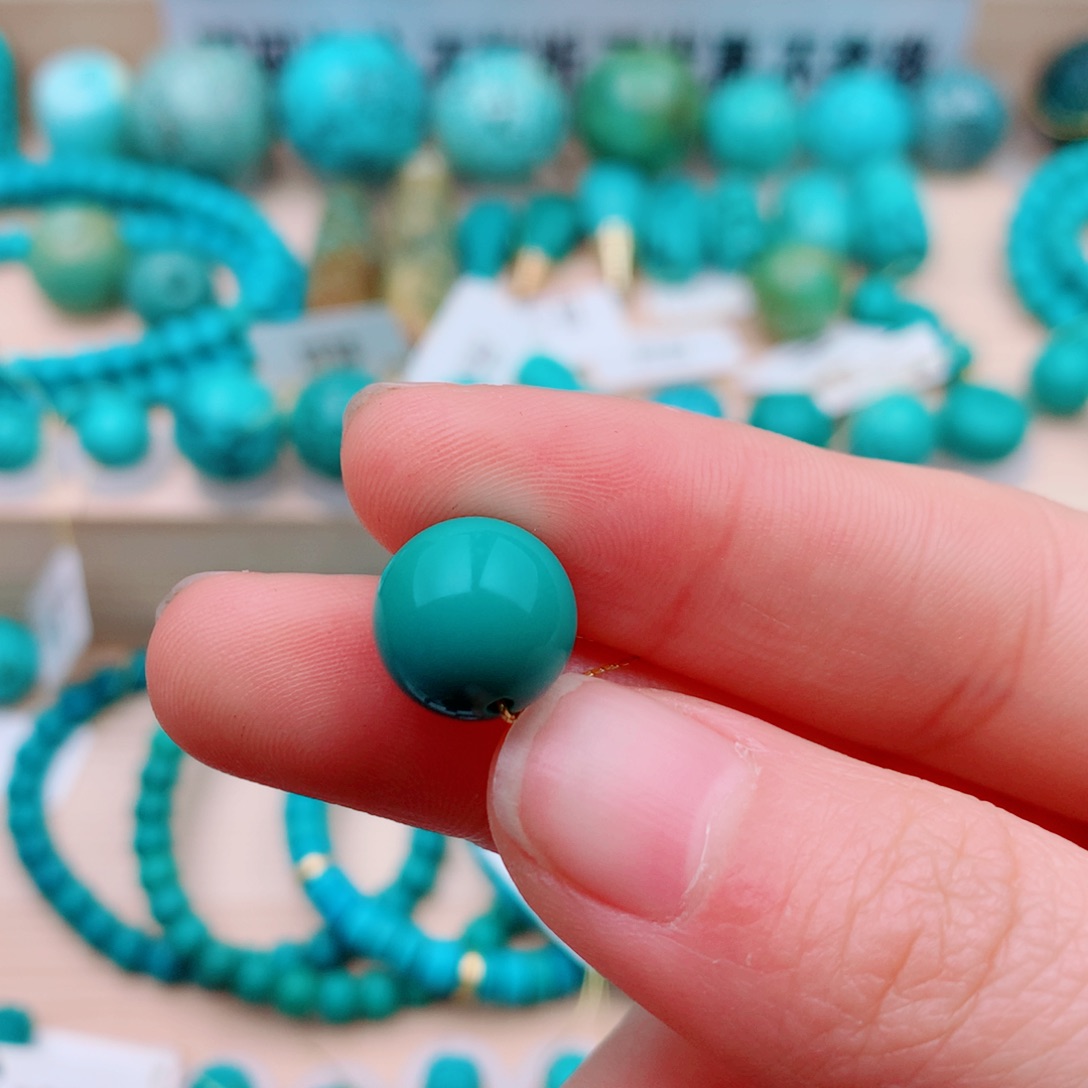 绿松石未镶嵌颈饰