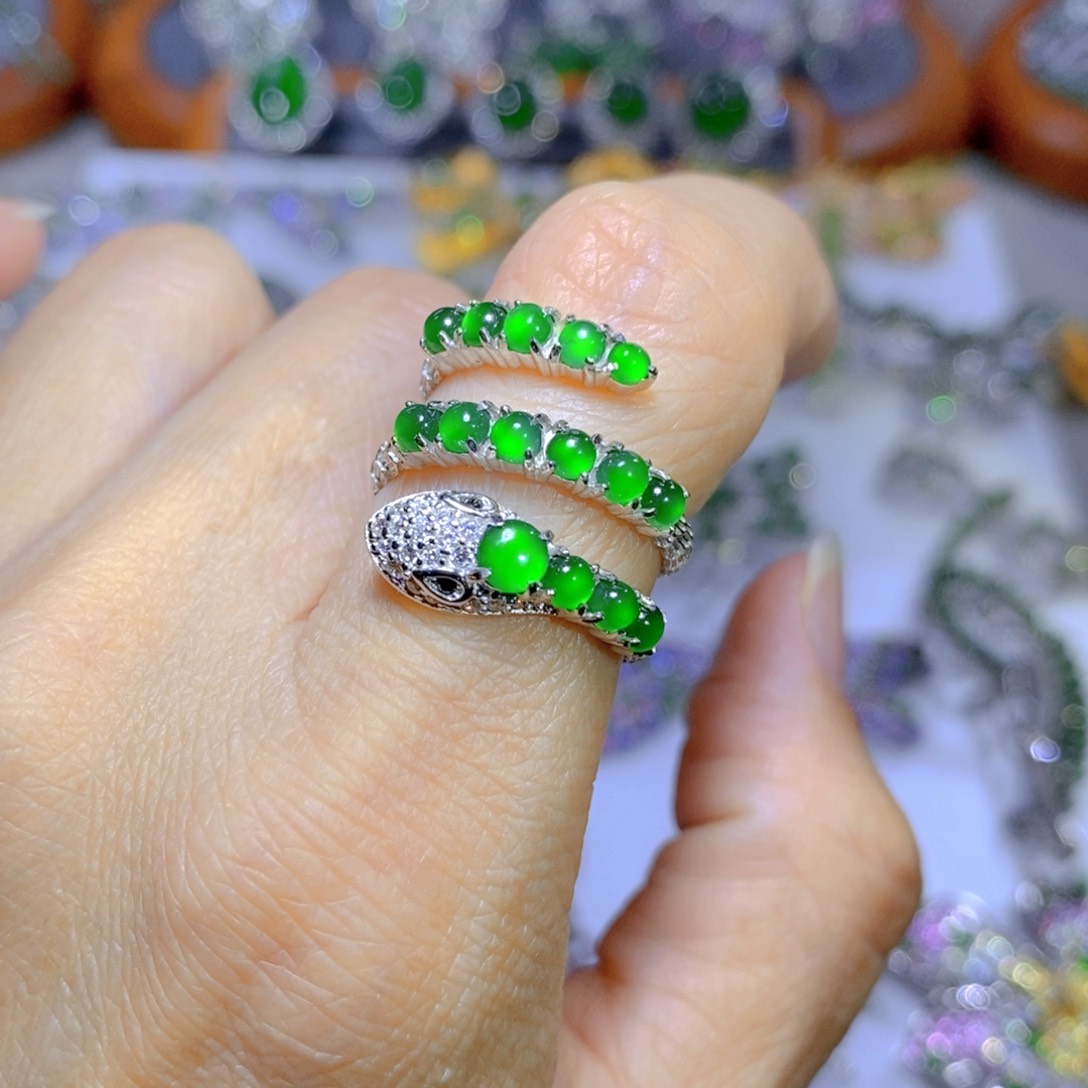 翡翠颈饰银S925镶嵌天然翡翠