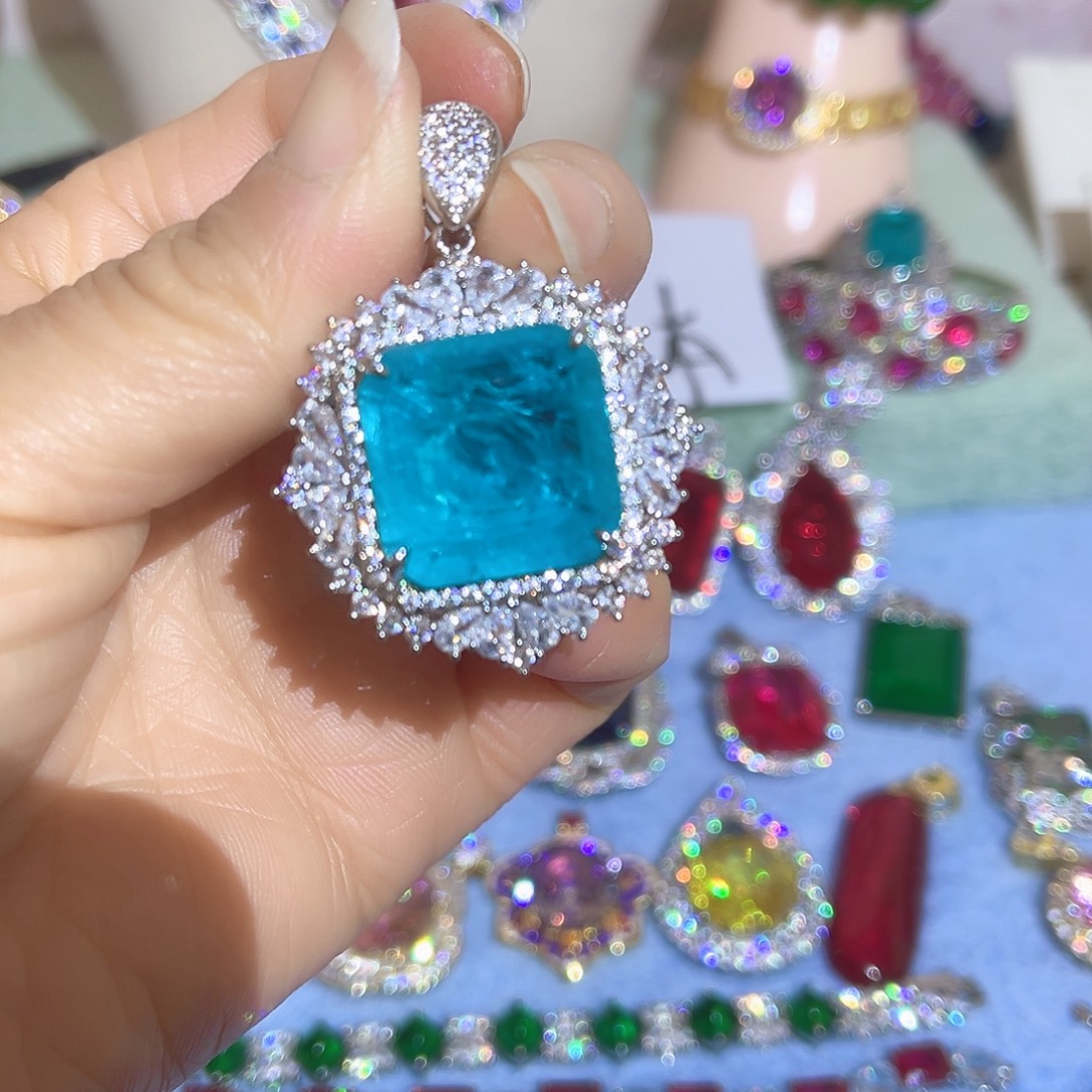 钨金璀璨夺目耀眼