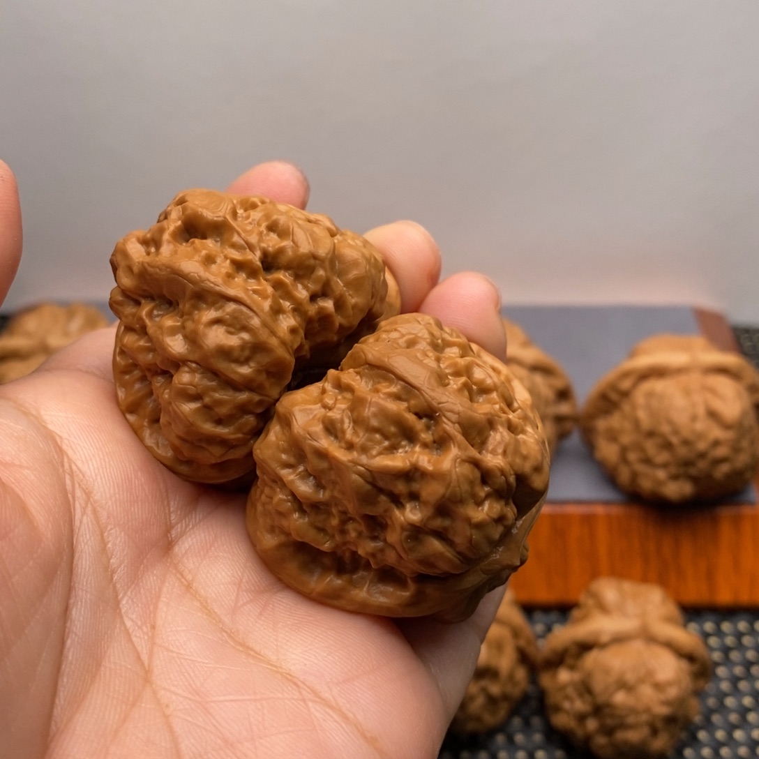 文玩核桃把件用****圣边41左右
