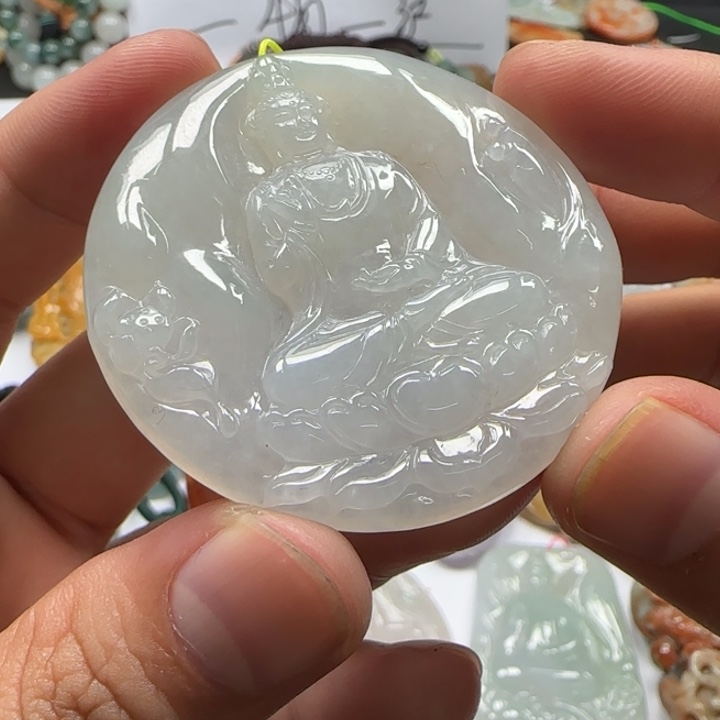 颈饰未镶嵌翡翠观音