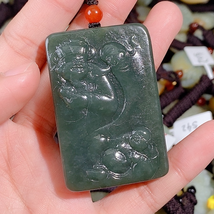 和田玉未镶嵌颈饰