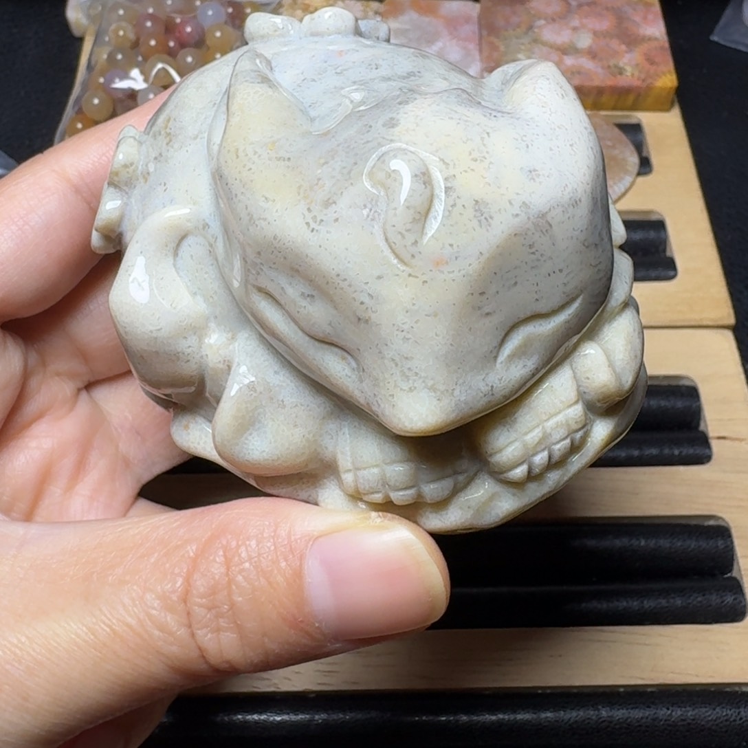 硅化玉奶乎乎的睡狐未镶嵌