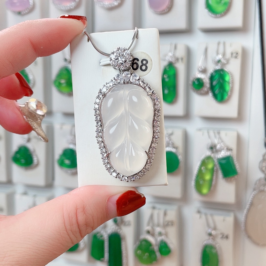 玛瑙/玉髓吊坠(赠链)未镶嵌