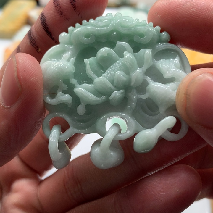 翡翠未镶嵌颈饰保真天然a货翡翠