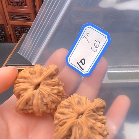 文玩核桃吊坠C****.虎师