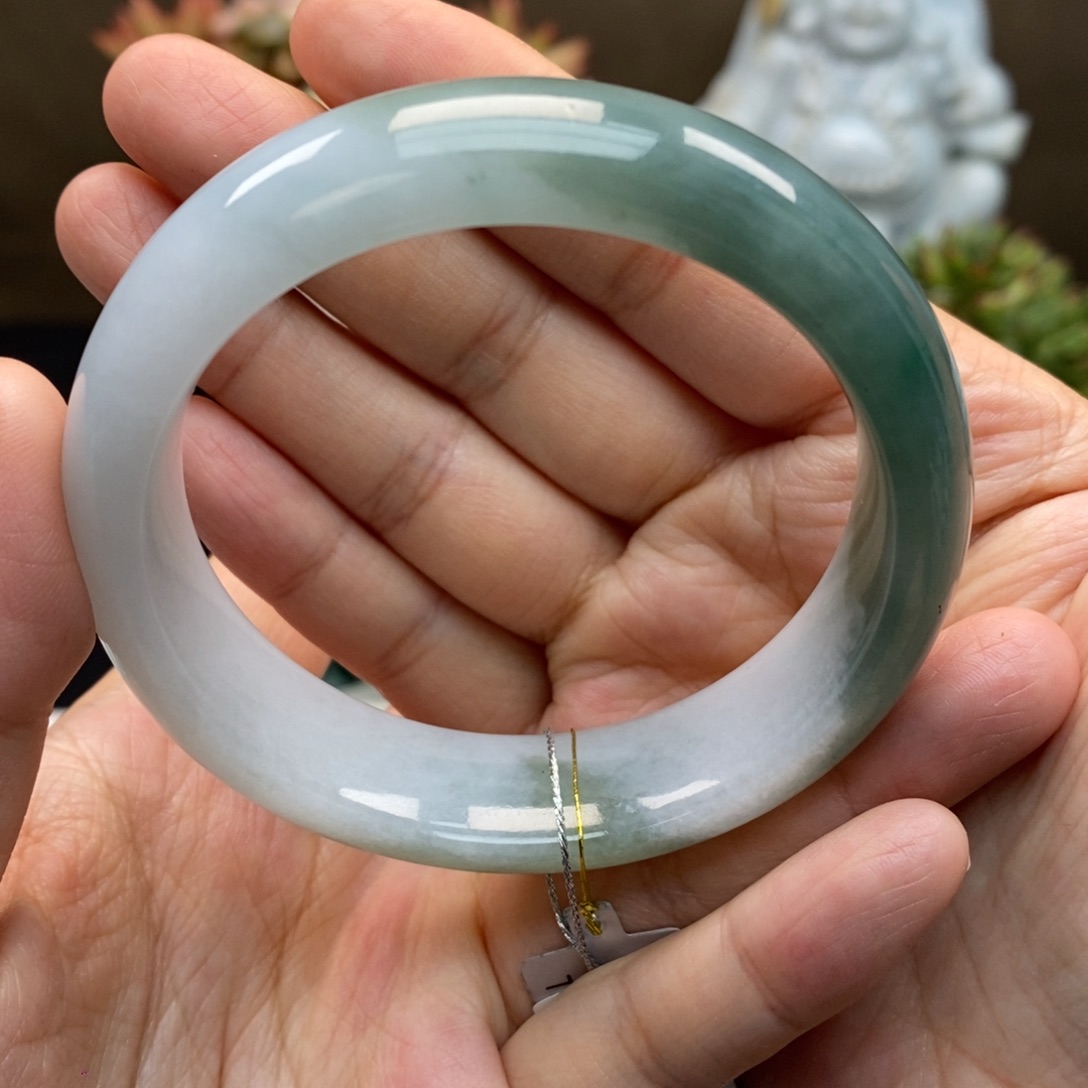 翡翠手镯未镶嵌天然