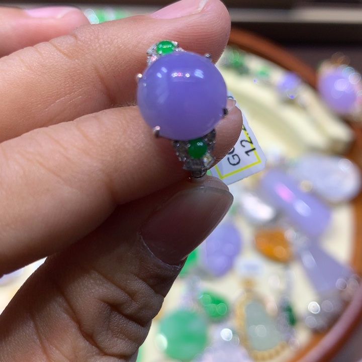 翡翠18K金镶嵌颈饰翡翠吊坠