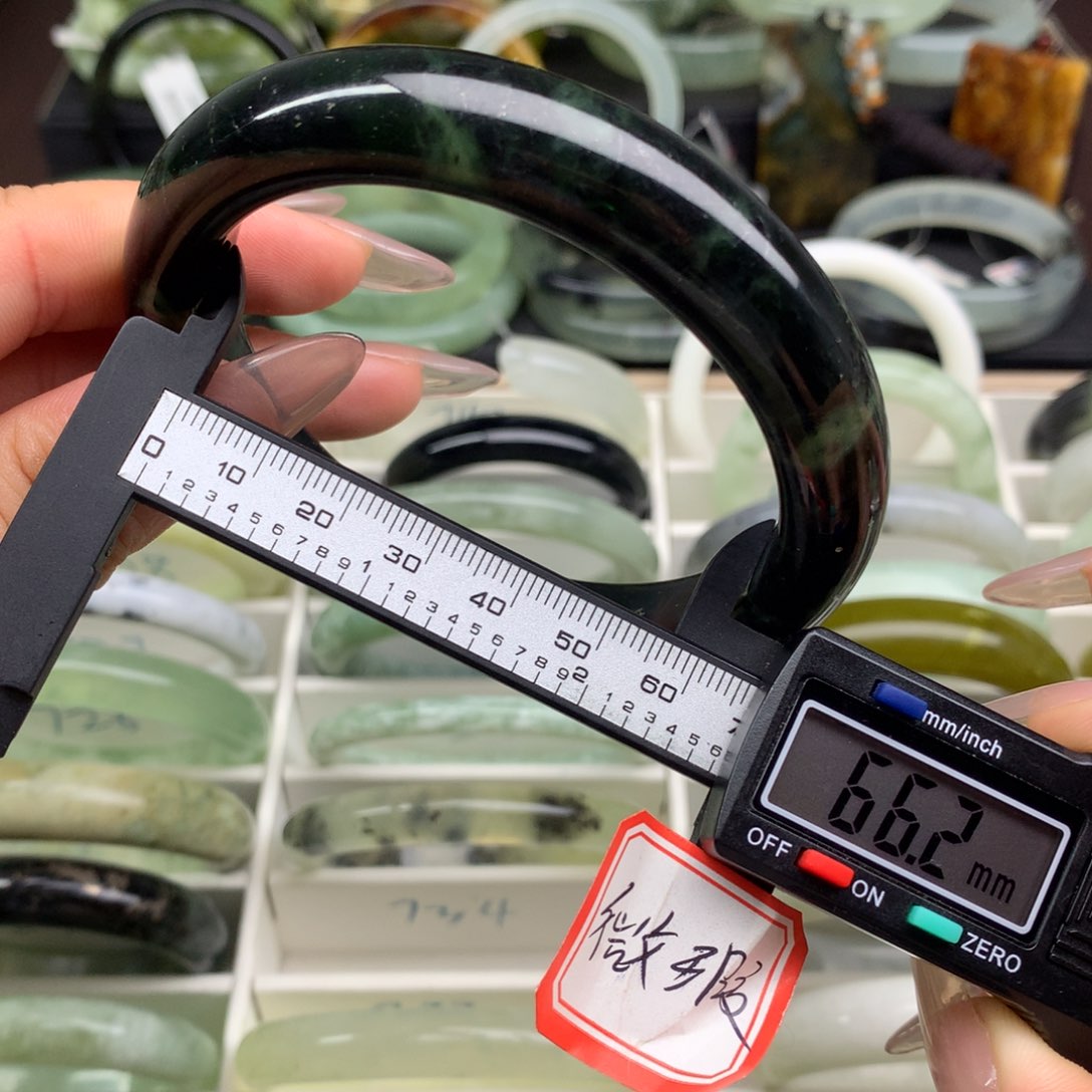 蛇纹石玉未镶嵌手镯734