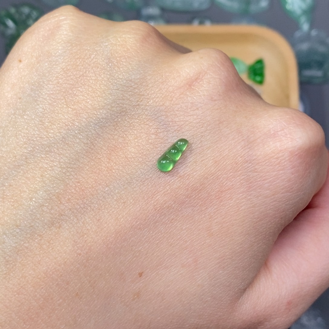 ****官翡翠未镶嵌颈饰翡翠