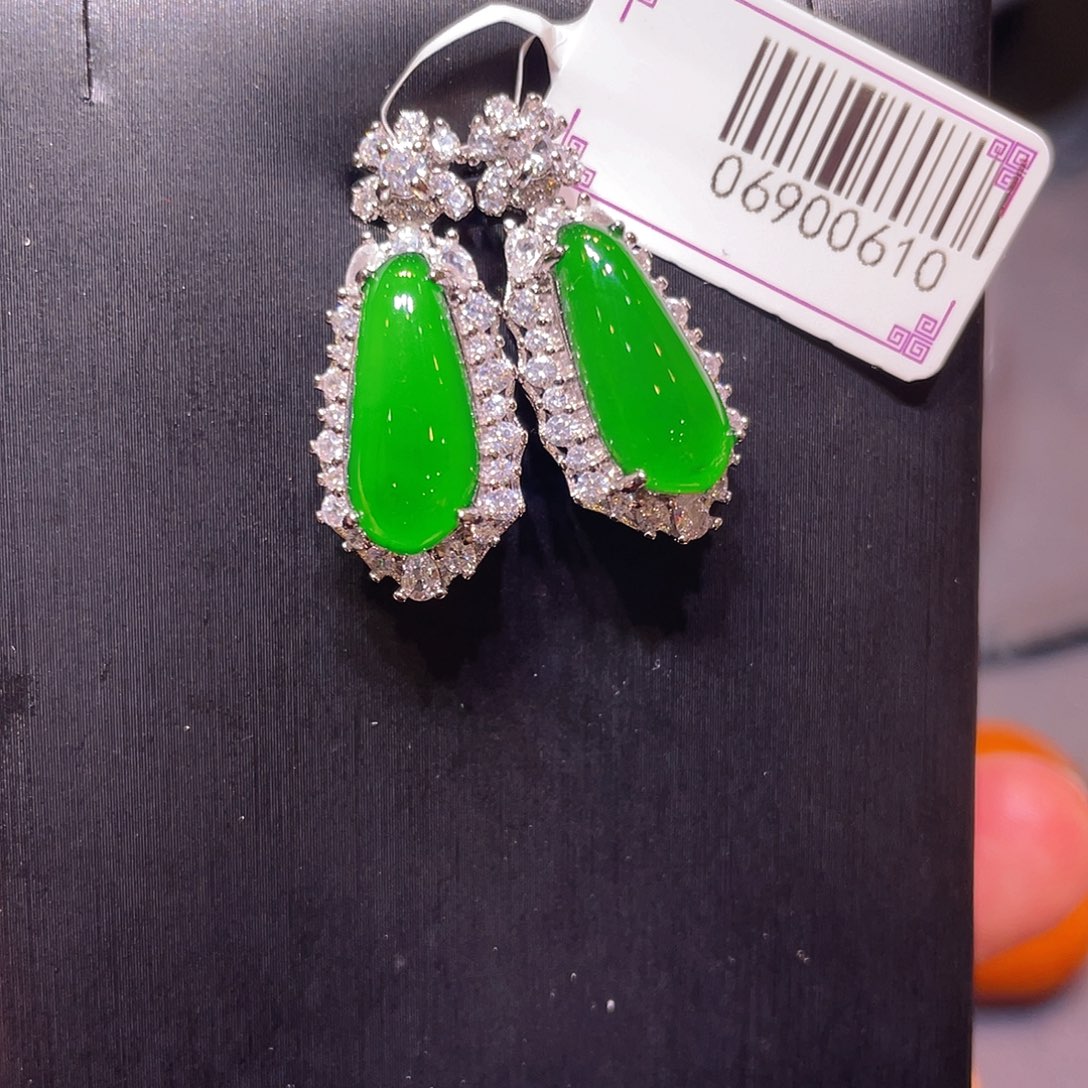 翡翠未镶嵌颈饰吊坠