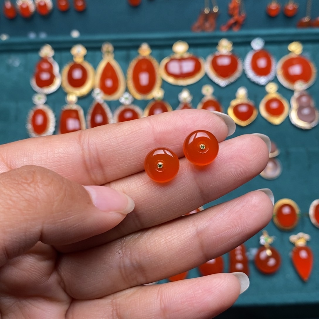 南红玛瑙18k耳钉18K金镶嵌