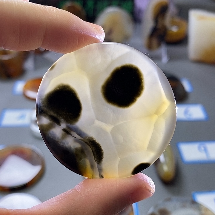 玛瑙/玉髓未镶嵌珠宝半成品