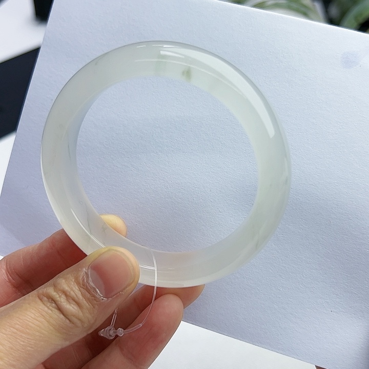 【闪购商品】石英质玉手镯未镶嵌