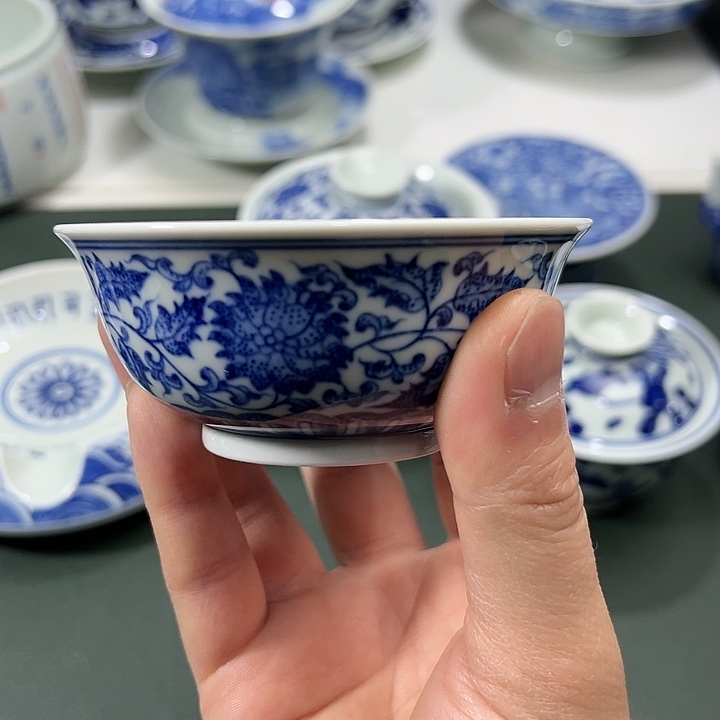 微瑕柴窑点工缠枝花卉茶碗