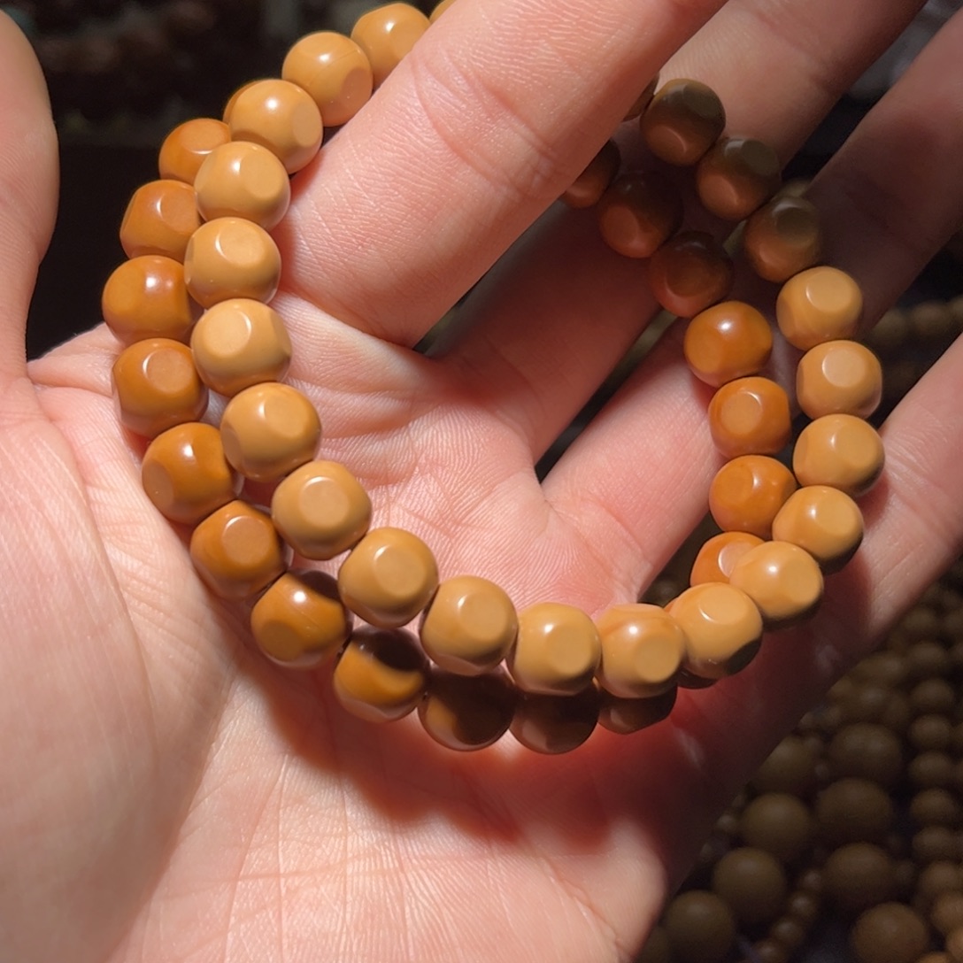 猴头核桃吊坠六方全品无瑕无药龙岩料9+