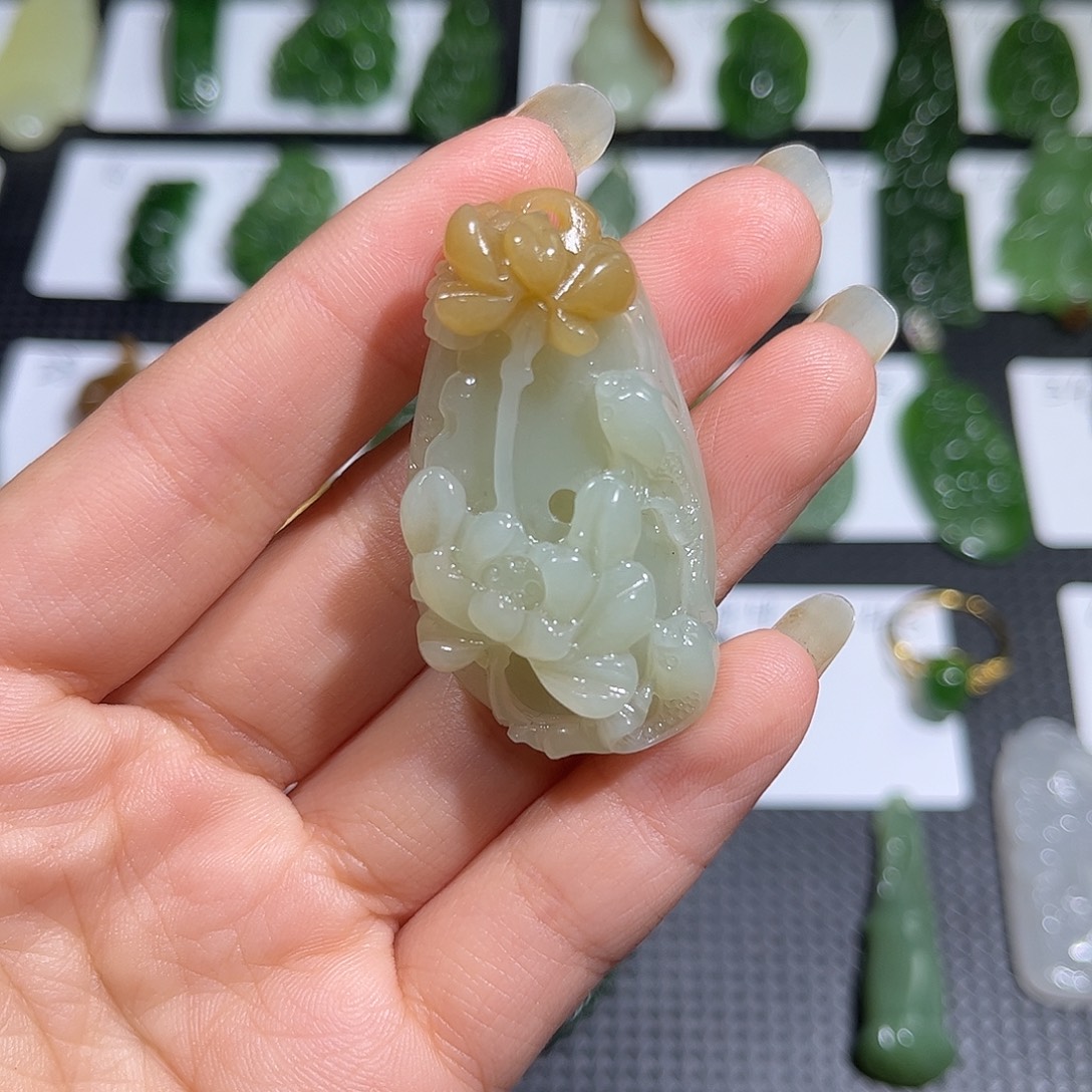 和田玉未镶嵌颈饰