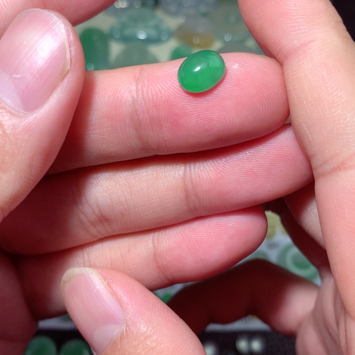 翡翠未镶嵌颈饰蛋面