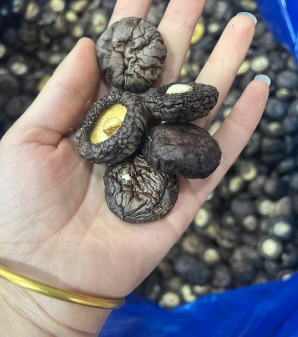 笏石阿妹糕干货本地黑面肉厚香菇