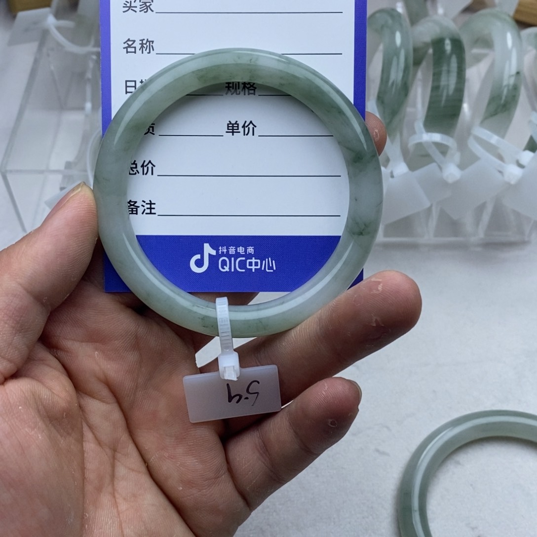 石英质玉手镯未镶嵌只***@008