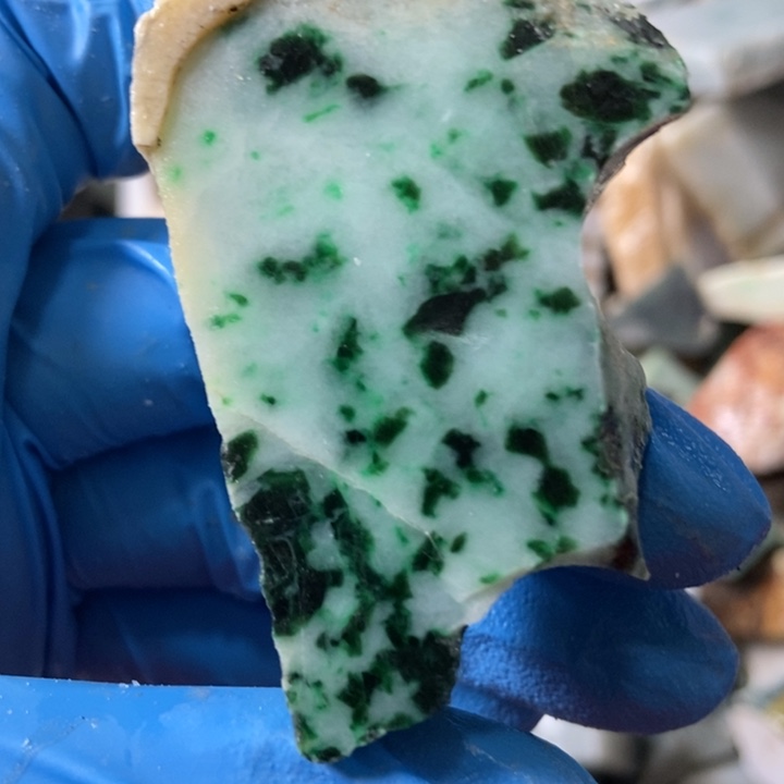 翡翠颈饰未镶嵌天然翡翠