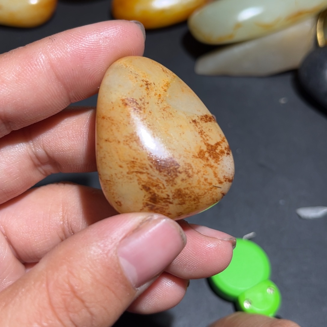 和田玉未镶嵌珠宝奇石