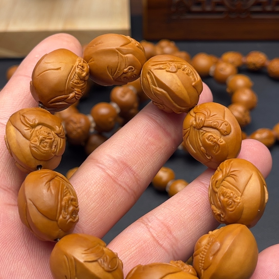 手串橄榄核浮雕十八罗汉