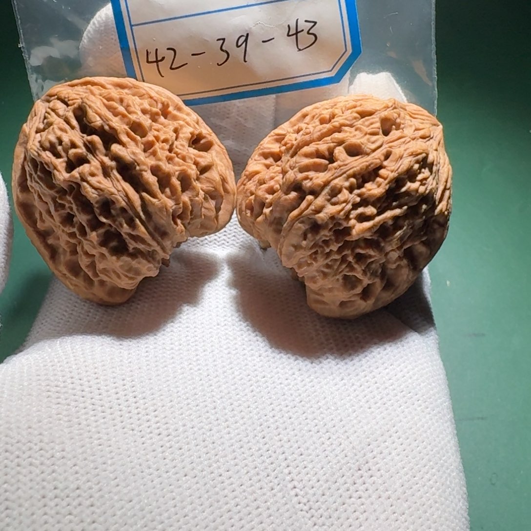 文玩核桃吊坠0003号牛角弯月凹s