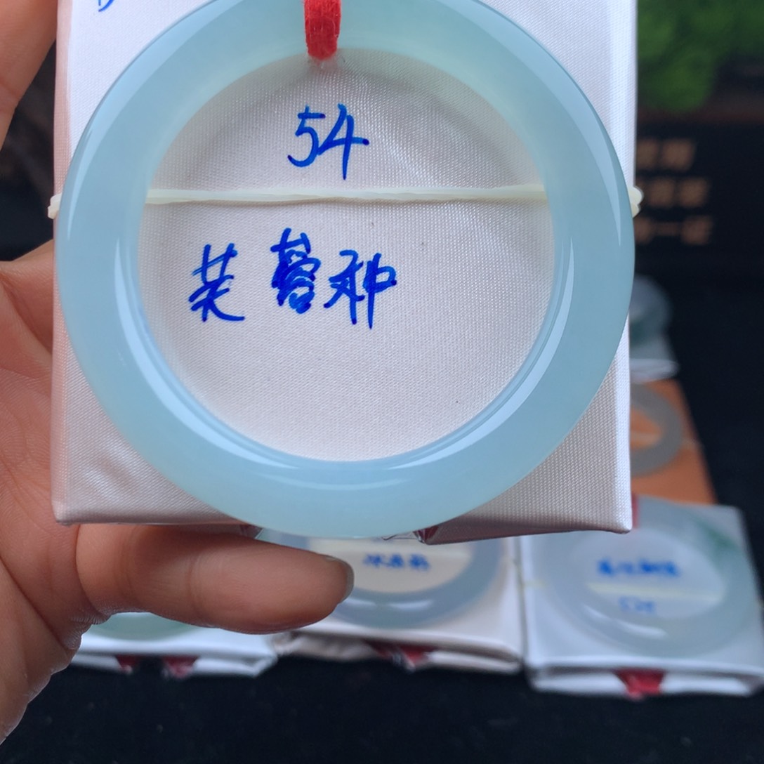 翡翠手镯未镶嵌手镯