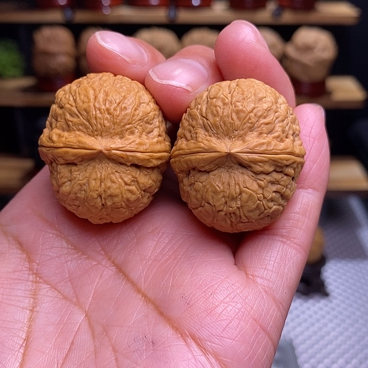 文玩核桃吊坠小至尊10