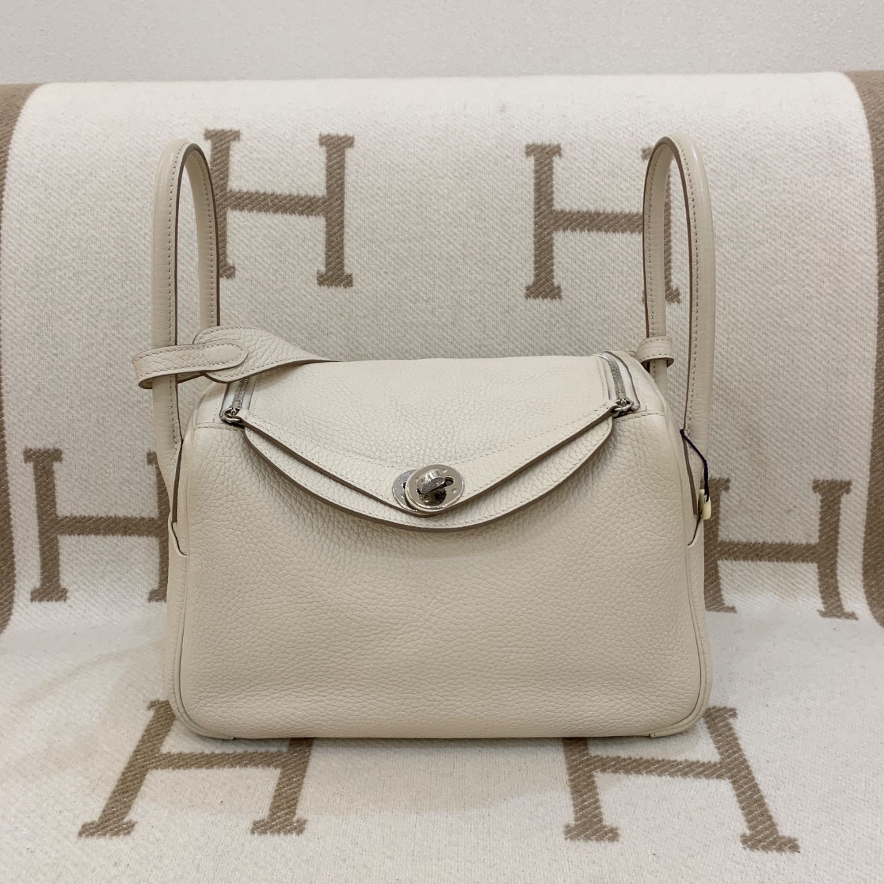 99新 Hermes/爱马仕 lindy 26 A tc皮  奶昔白mk0211a2 