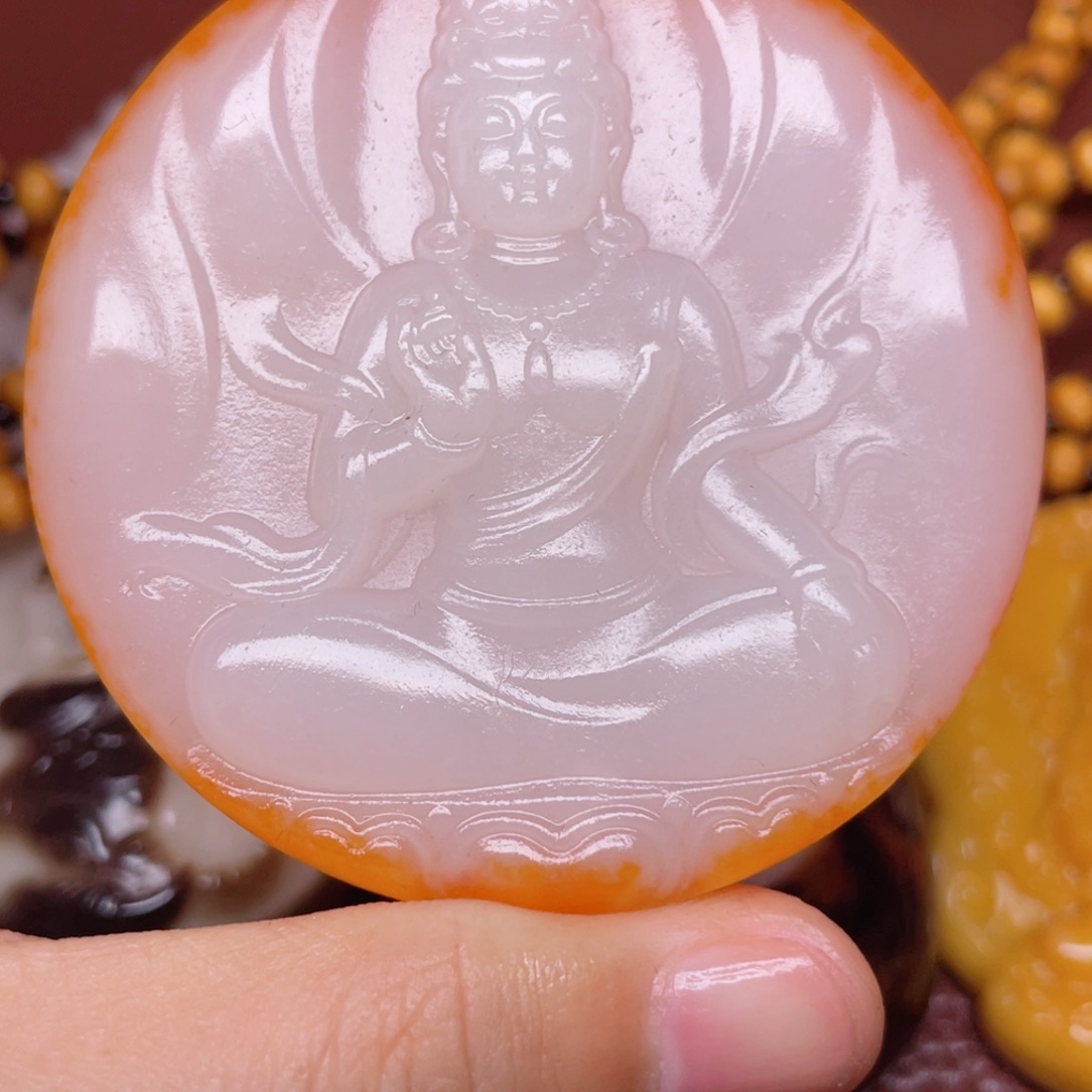 和田玉颈饰未镶嵌但***久