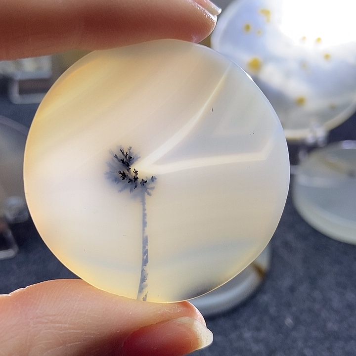 蘭***木玛瑙/玉髓合金颈饰