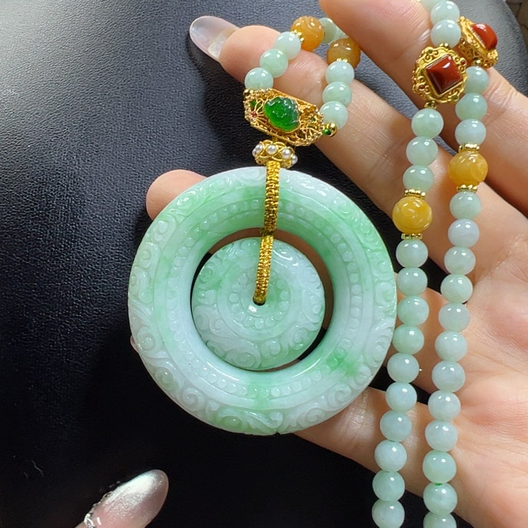 翡翠未镶嵌颈饰冰绿子母扣