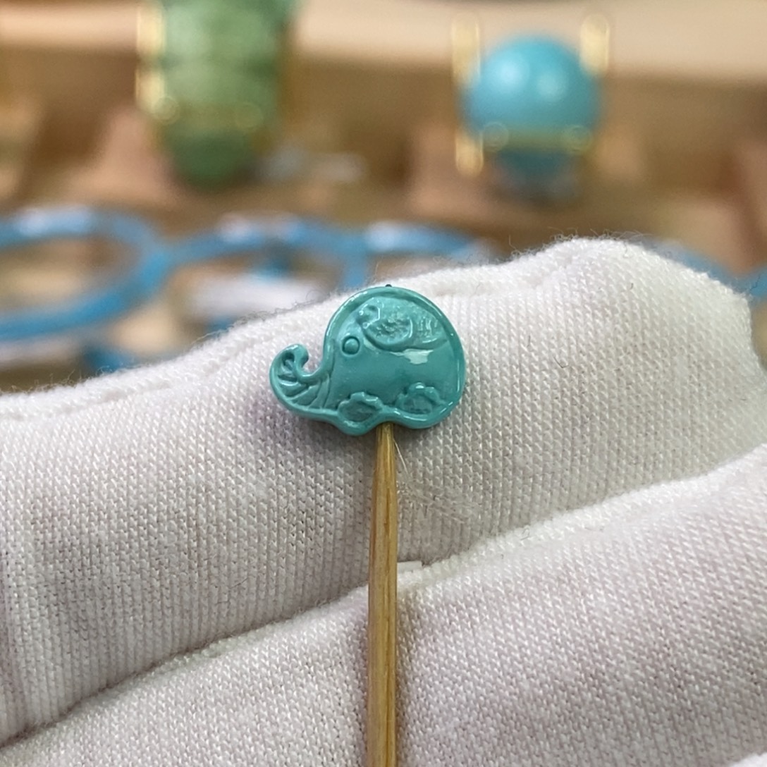 绿松石未镶嵌珠宝奇石