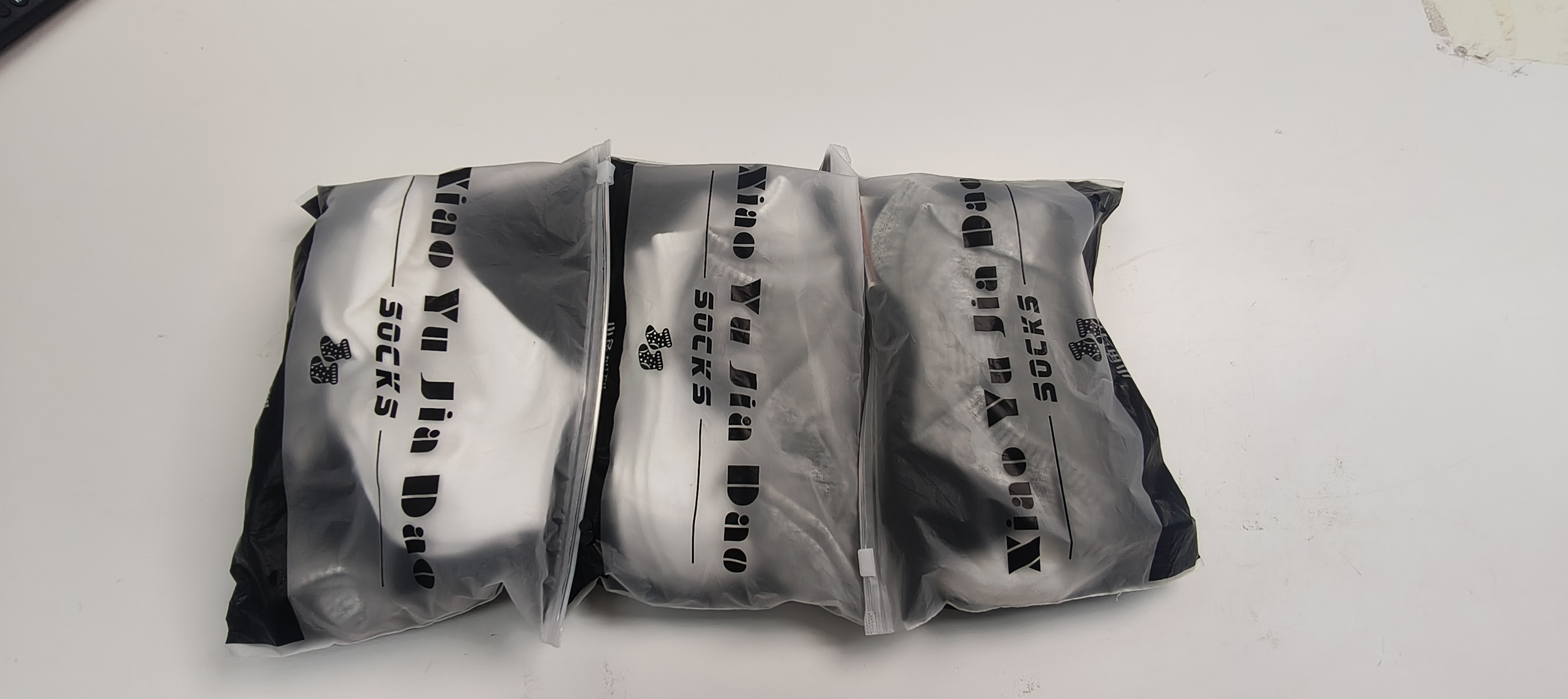 加棉袜子男女通用吸汗透气防臭保暖秋冬款中筒纯色