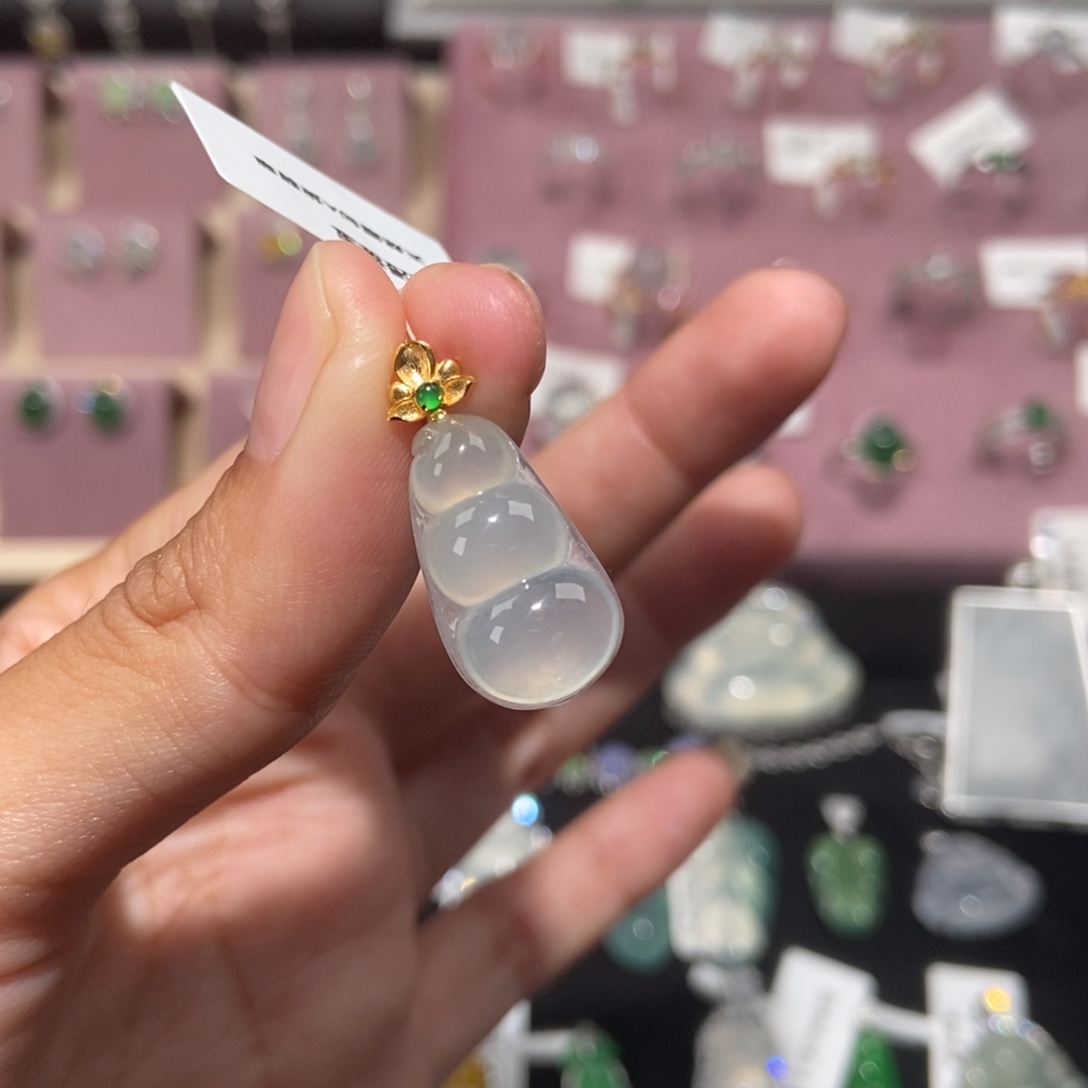 翡翠18K金镶嵌颈饰纯天然缅甸翡翠A货福豆