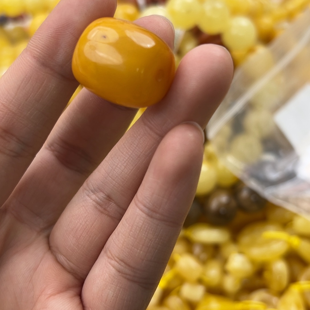 琥珀珠宝奇石未镶嵌