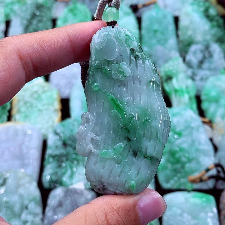 吊坠(不含链)未镶嵌翡翠