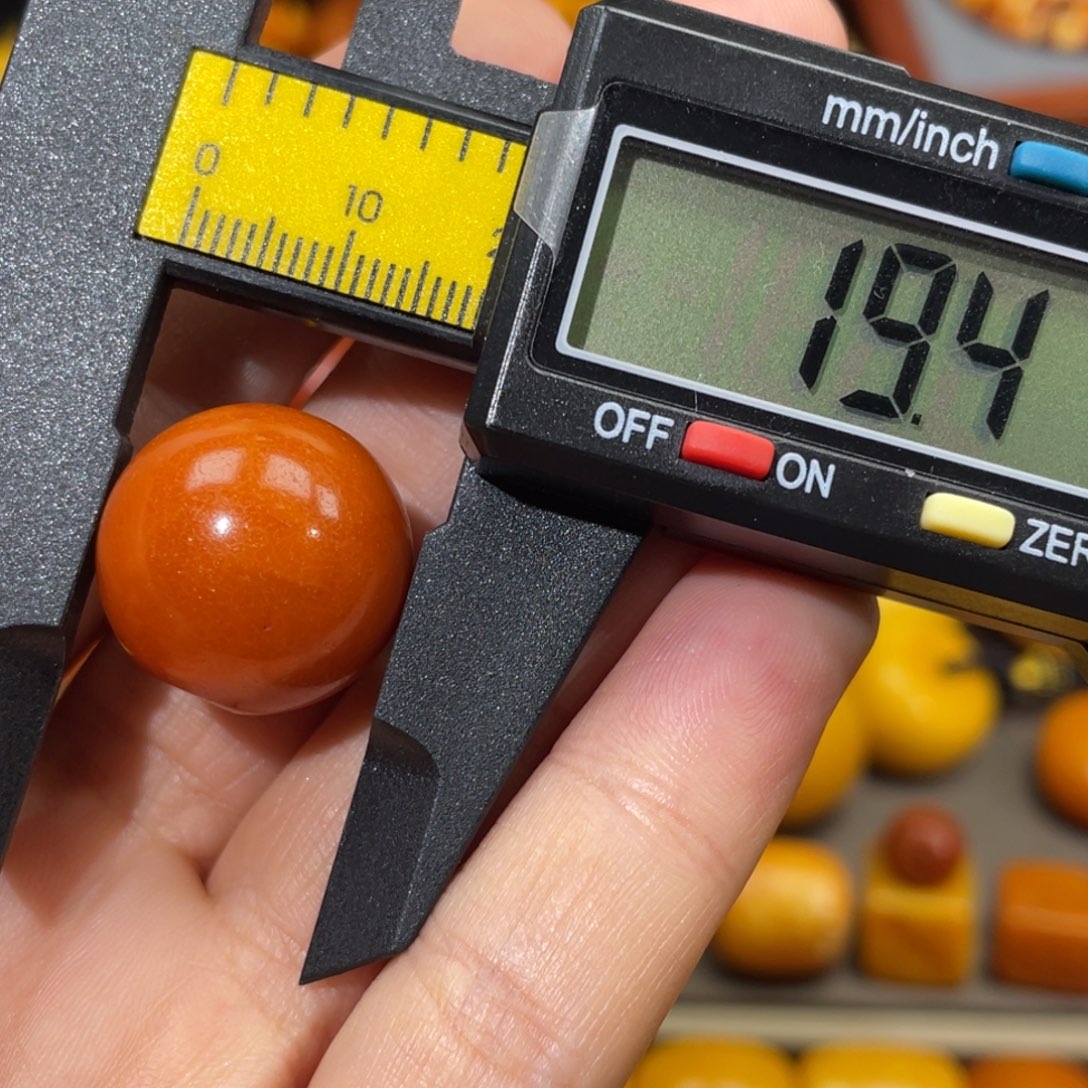 蜜蜡未镶嵌裸石圆珠