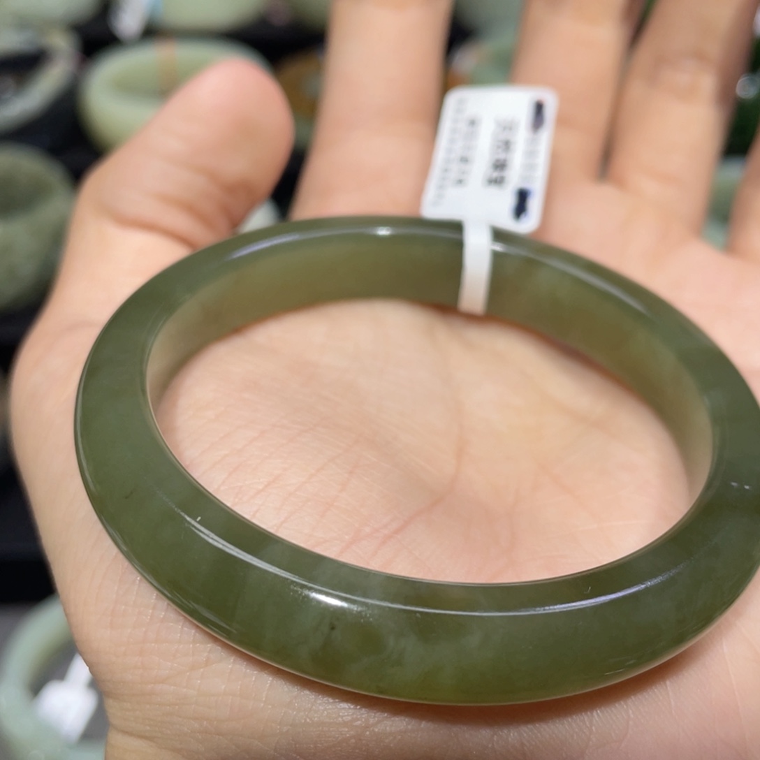 未镶嵌手镯和田玉68