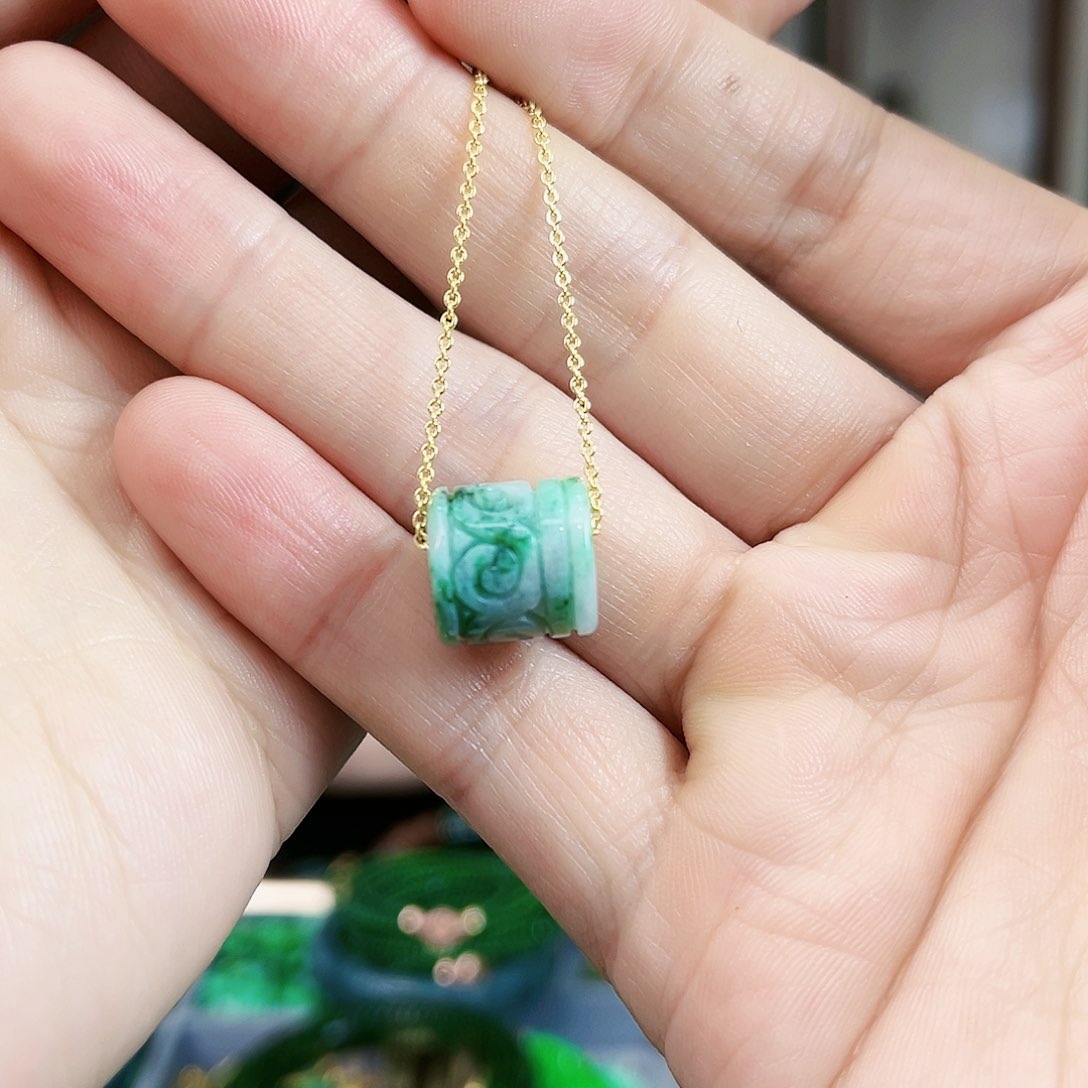 翡翠颈饰未镶嵌吊坠多样性