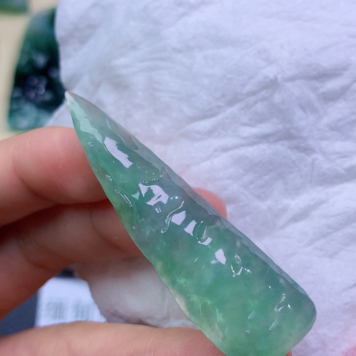 翡翠未镶嵌吊坠(不含链) 2351