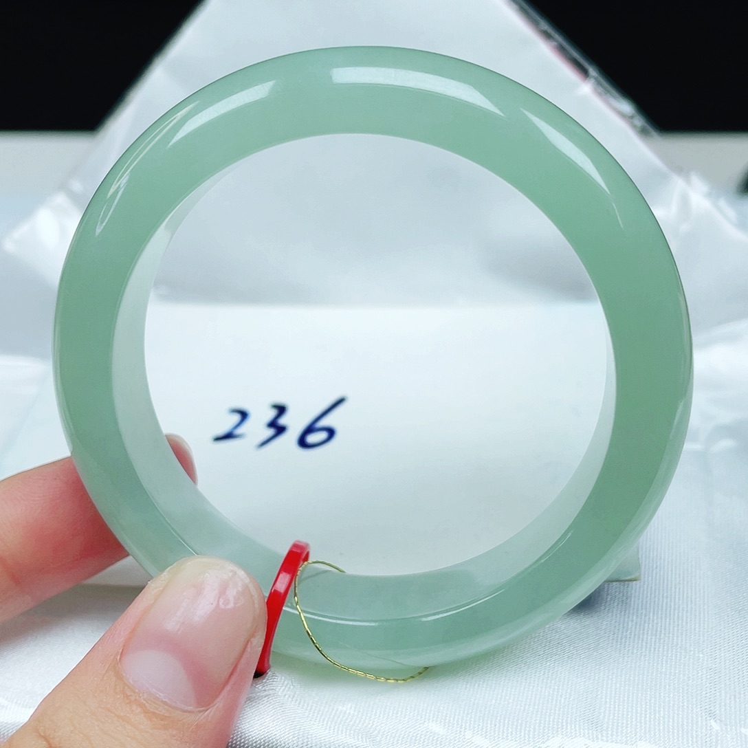 翡翠未镶嵌手镯正圈50.8