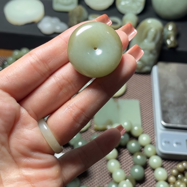 和田玉（糖玉）未镶嵌挂件